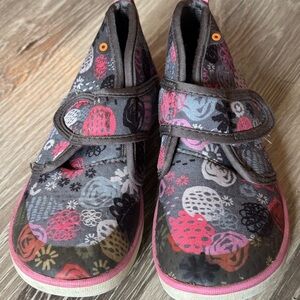 Kids Floral Patten Bogs size 12 rain shoes
